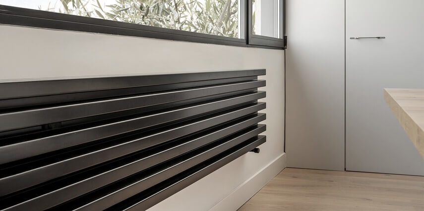 Встраиваемые конвекторы или настенные радиаторы: сравнение и обзор преимуществ